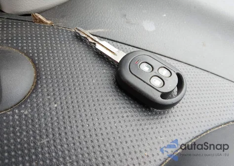 2010 Chevrolet Aveo Lt z USA, uszkodzony, nr VIN KL1TD5DE4AB118960